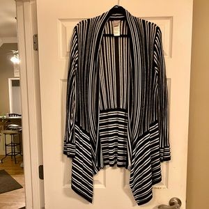 Chico’s travelers black,white,silver knit asymmetric sweater size 2